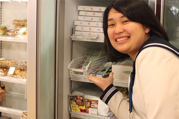 博多女子高校の生徒達が営業した「ゆめ畑那珂川店（JA筑紫）」では10月から販売スタート