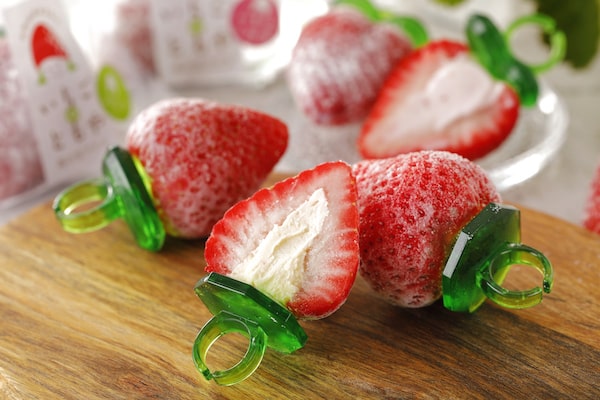 苺の実アイス あまおう冷凍いちごのおしゃれな福岡スイーツギフトを贈ろう いちごのともや もっと福岡 福岡観光 グルメ お土産など情報サイト